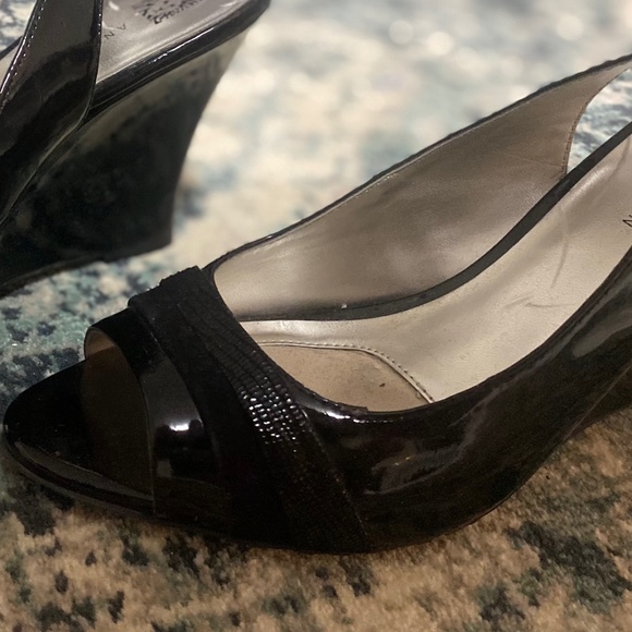 Black Heels - Picture 4 of 4